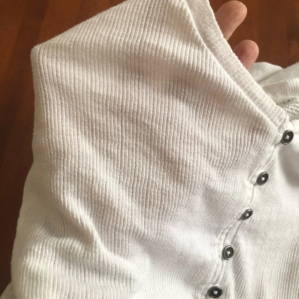 White Button-Up Ribbed Top - Picture 5 of 6